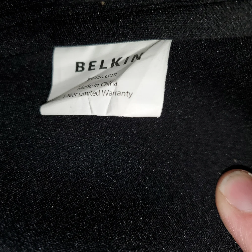Belkin Neoprene Sleeve for F8N215 Netbook or Other Brand 7 x 10 Tablets